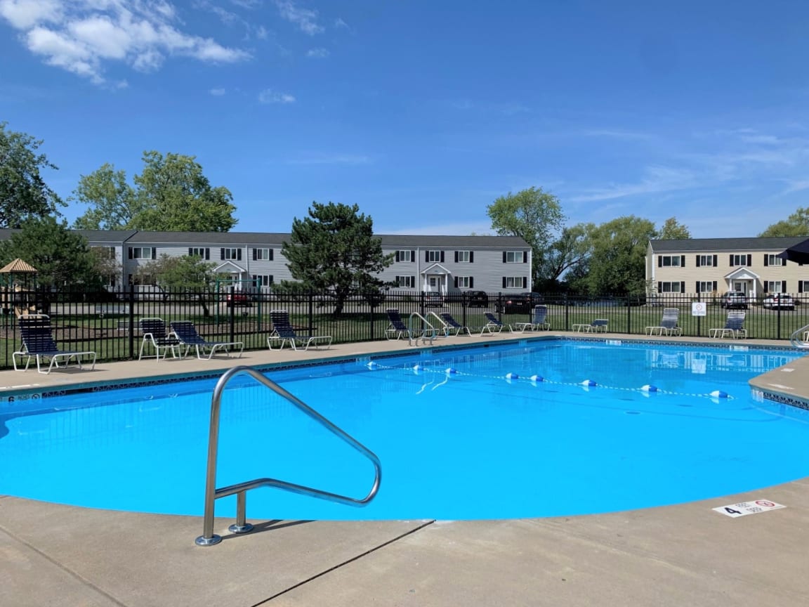 Long pond shores waterfront apartments townhouses in rochester ny